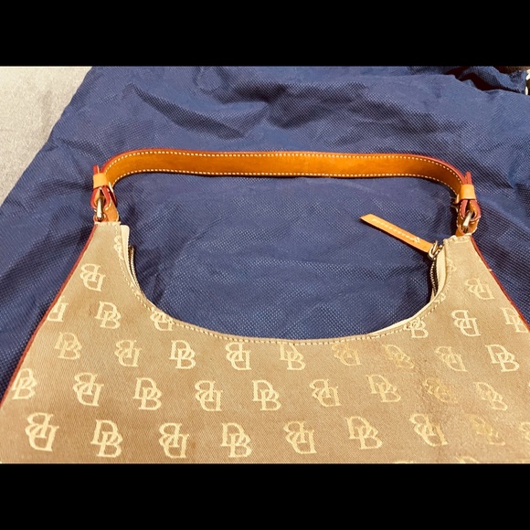A vintage Dooney&Bourke monograph Canvas hobo - Picture 7 of 8